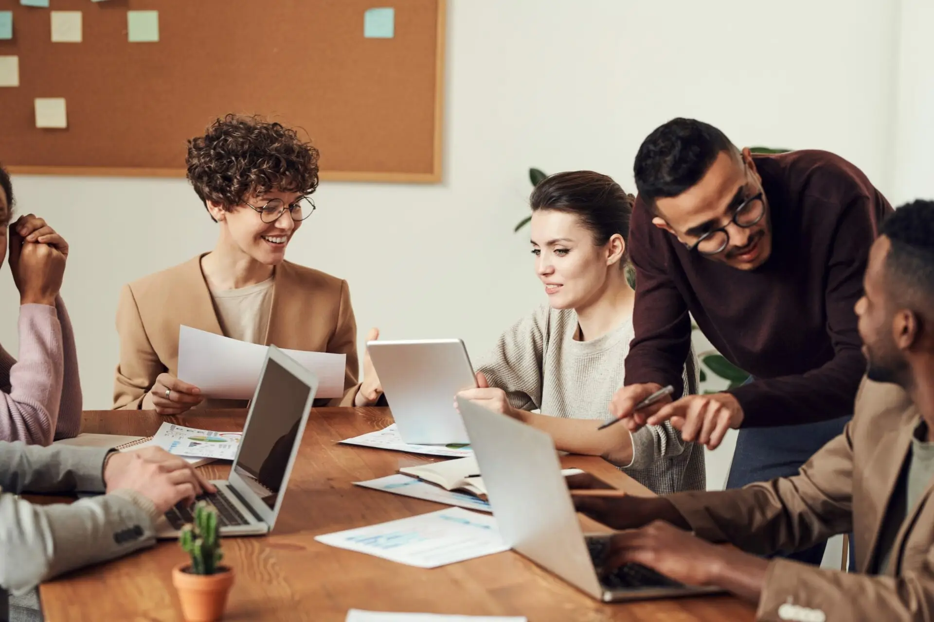 How to Build a Culture of Feedback in the Workplace 1 Employee Feedback and Appreciation